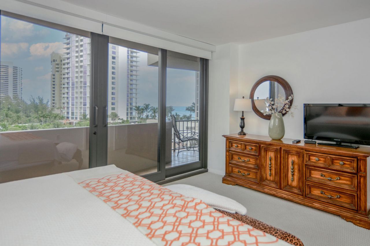 4200 N Ocean Drive, Unit 2-605, Singer Island, FL 33404 Photo
