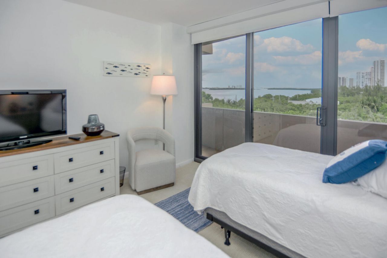 4200 N Ocean Drive, Unit 2-605, Singer Island, FL 33404 Photo