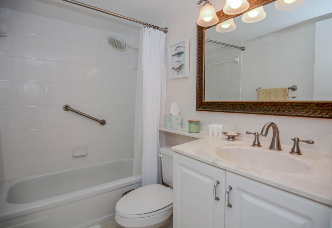 4200 N Ocean Drive, Unit 2-605, Singer Island, FL 33404 Photo