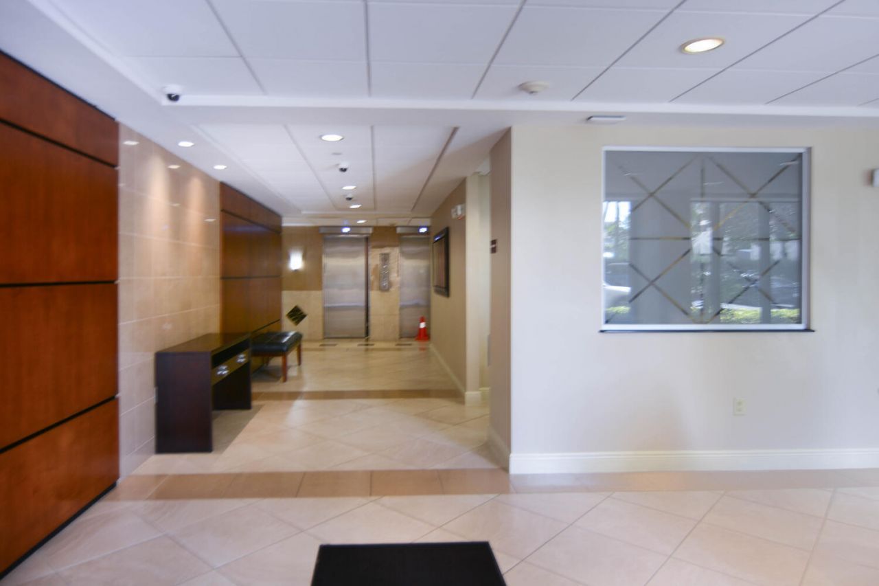 4200 N Ocean Drive, Unit 2-605, Singer Island, FL 33404 Photo