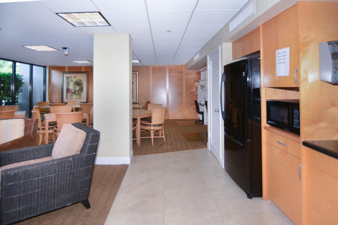 4200 N Ocean Drive, Unit 2-605, Singer Island, FL 33404 Photo