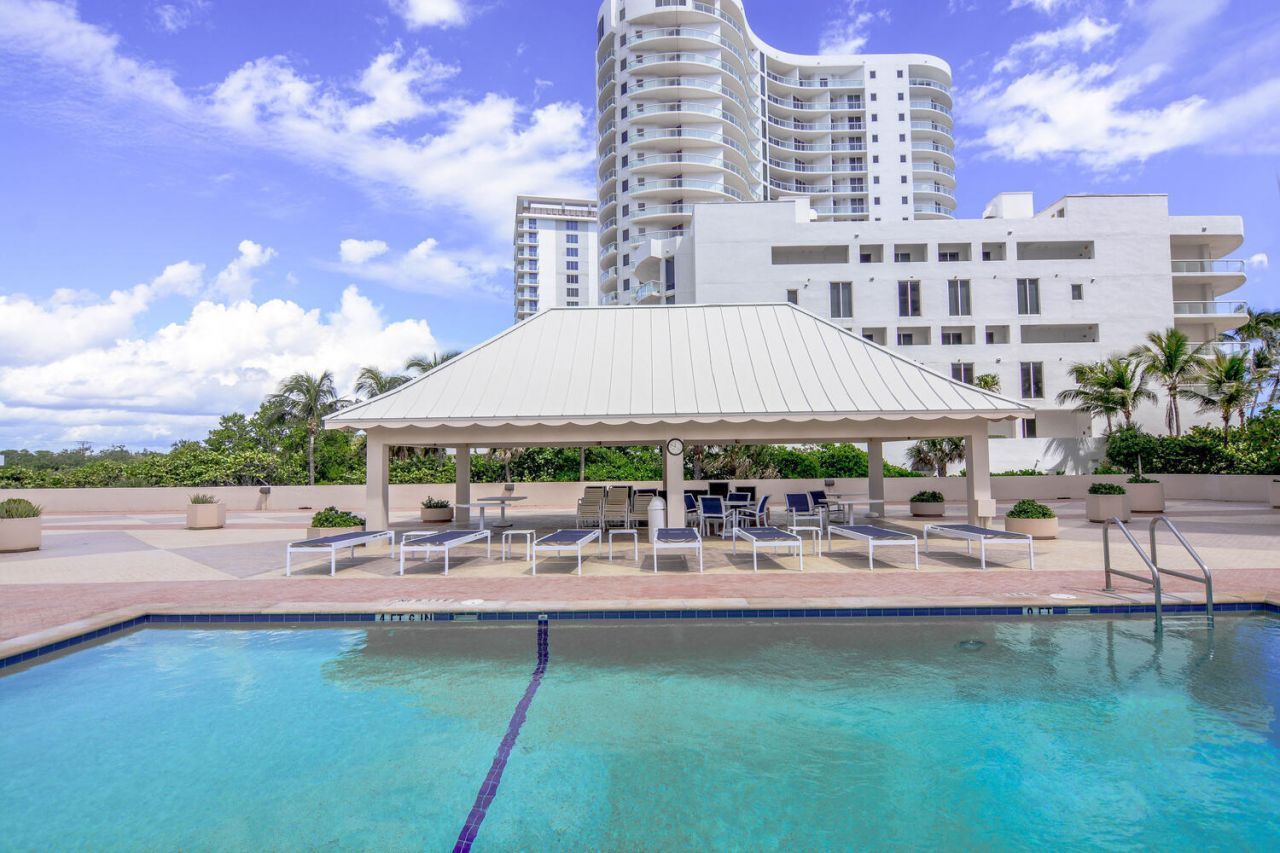 4200 N Ocean Drive, Unit 2-605, Singer Island, FL 33404 Photo