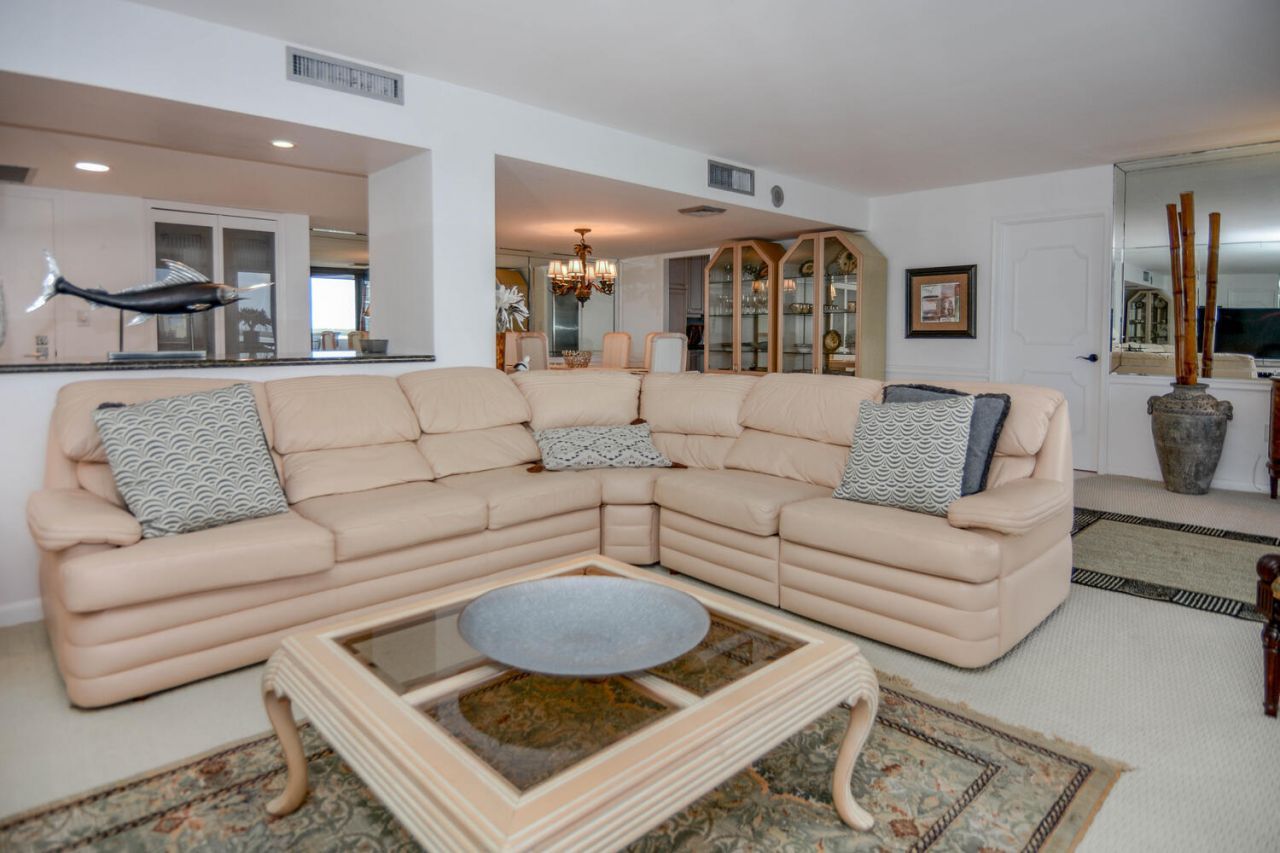 4200 N Ocean Drive, Unit 2-605, Singer Island, FL 33404 Photo