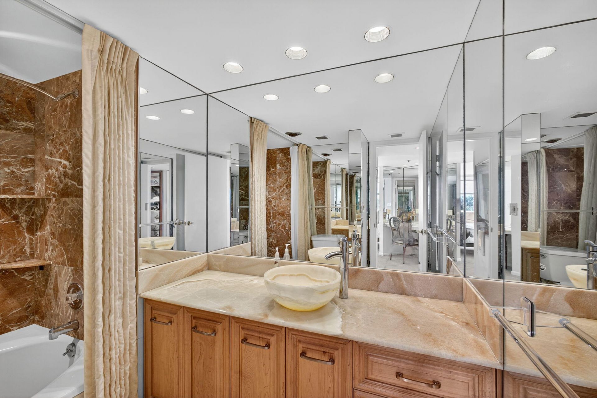 5200 N Ocean Drive, Unit 404, Singer Island, FL 33404 Photo