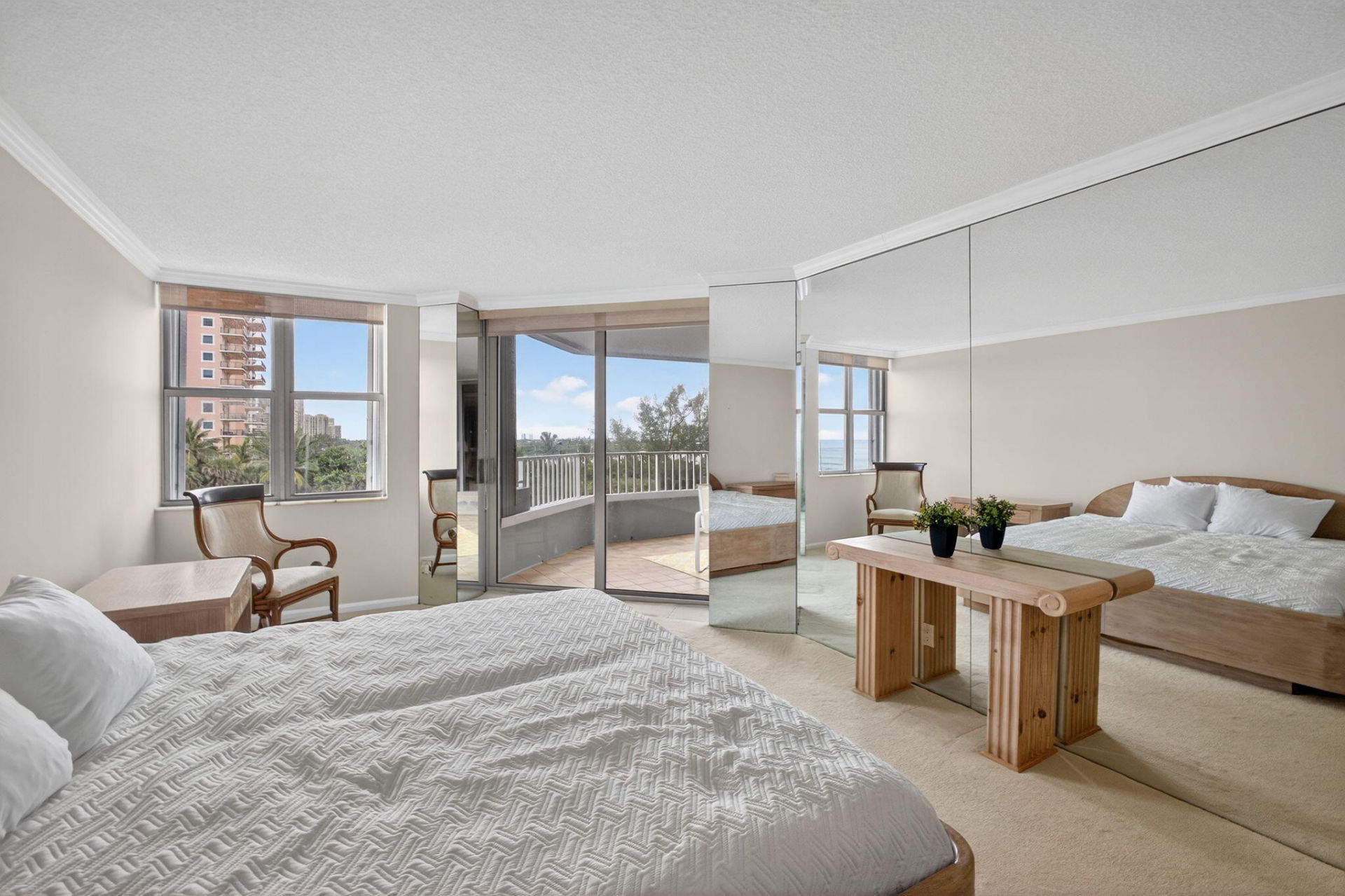 5200 N Ocean Drive, Unit 404, Singer Island, FL 33404 Photo