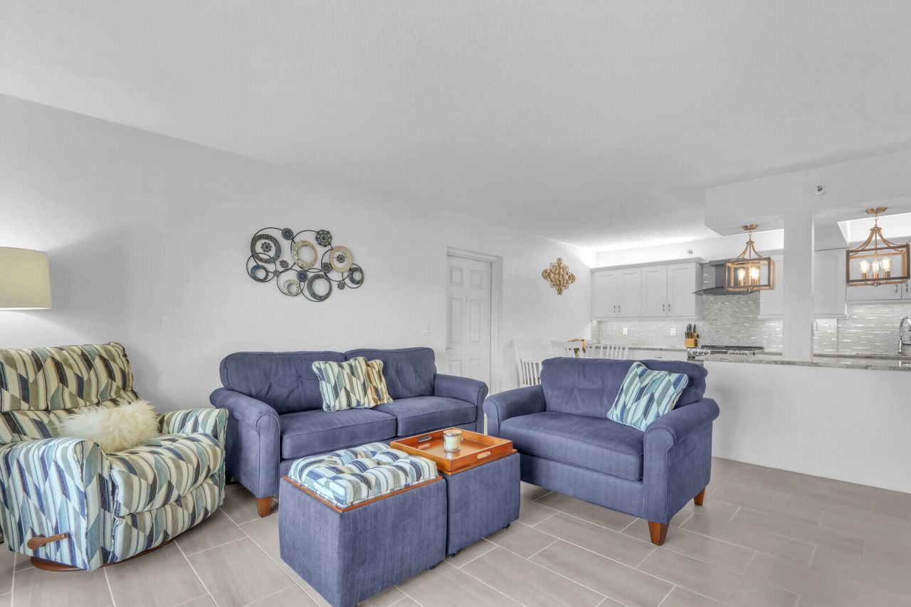 4444 NE Ocean Boulevard, Unit E2, Jensen Beach, FL 34957 Photo