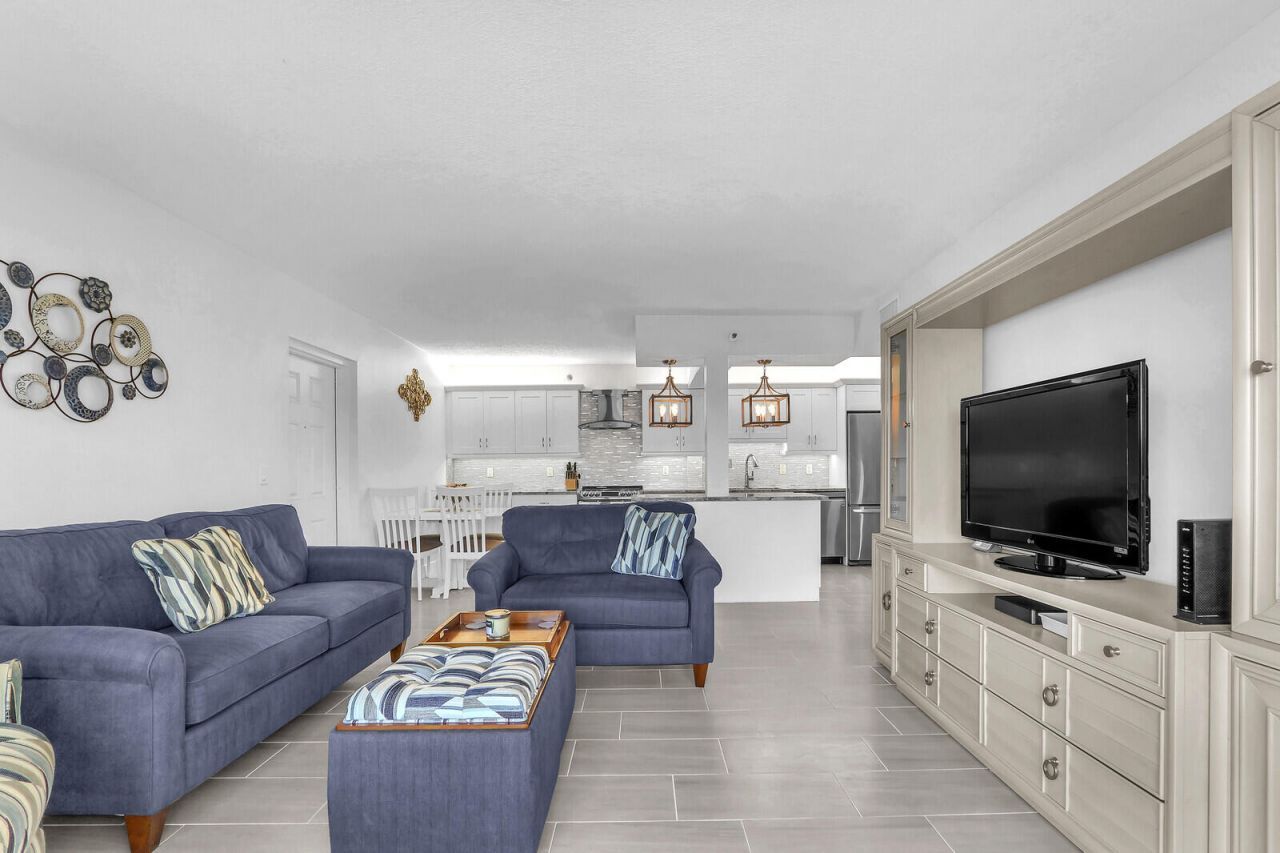 4444 NE Ocean Boulevard, Unit E2, Jensen Beach, FL 34957 Photo