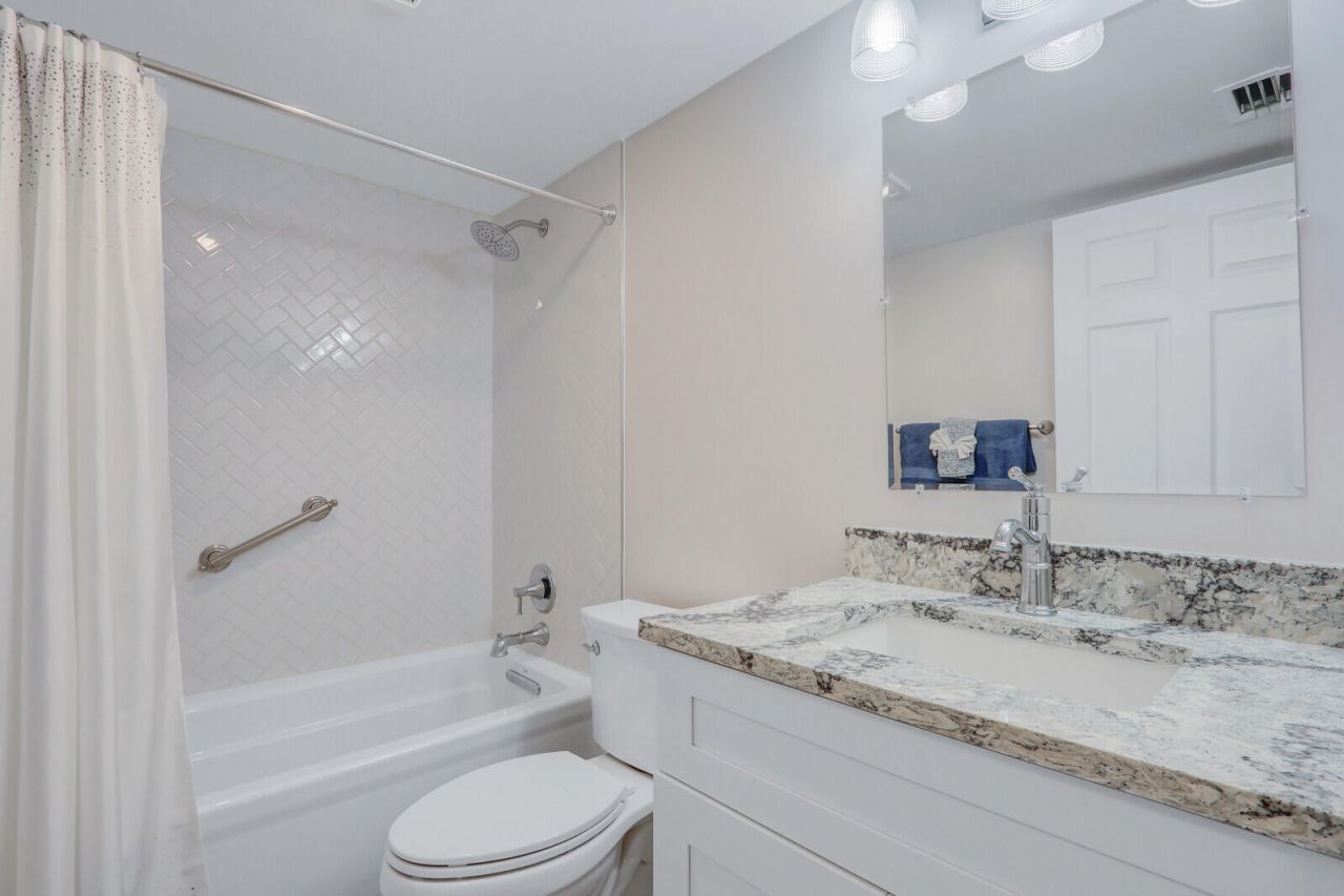 4444 NE Ocean Boulevard, Unit E2, Jensen Beach, FL 34957 Photo