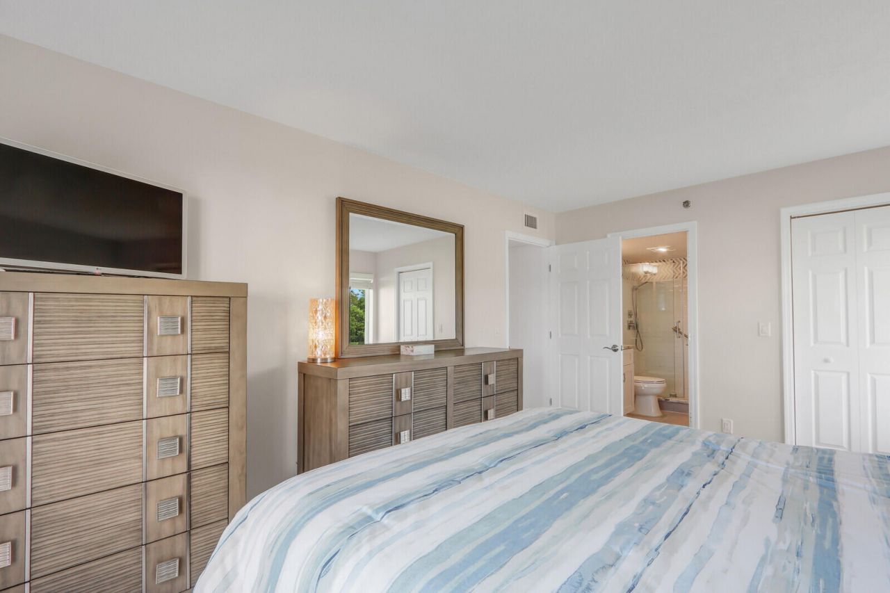 4444 NE Ocean Boulevard, Unit E2, Jensen Beach, FL 34957 Photo