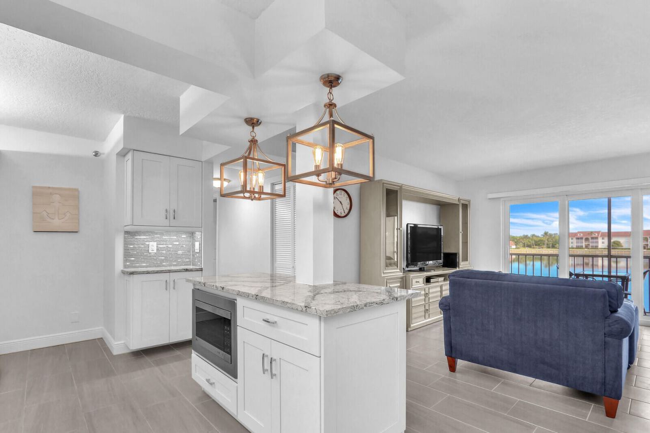 4444 NE Ocean Boulevard, Unit E2, Jensen Beach, FL 34957 Photo