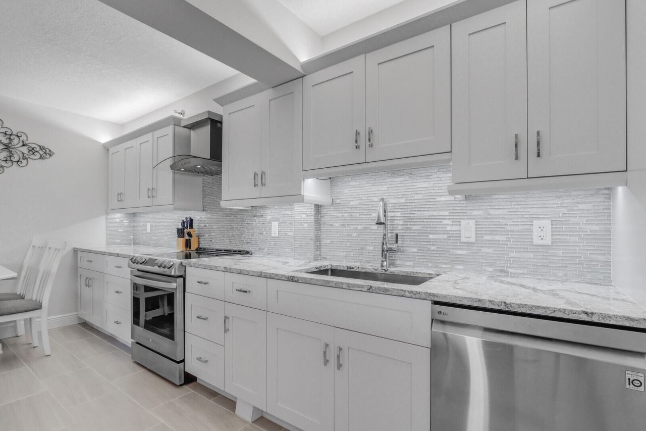 4444 NE Ocean Boulevard, Unit E2, Jensen Beach, FL 34957 Photo