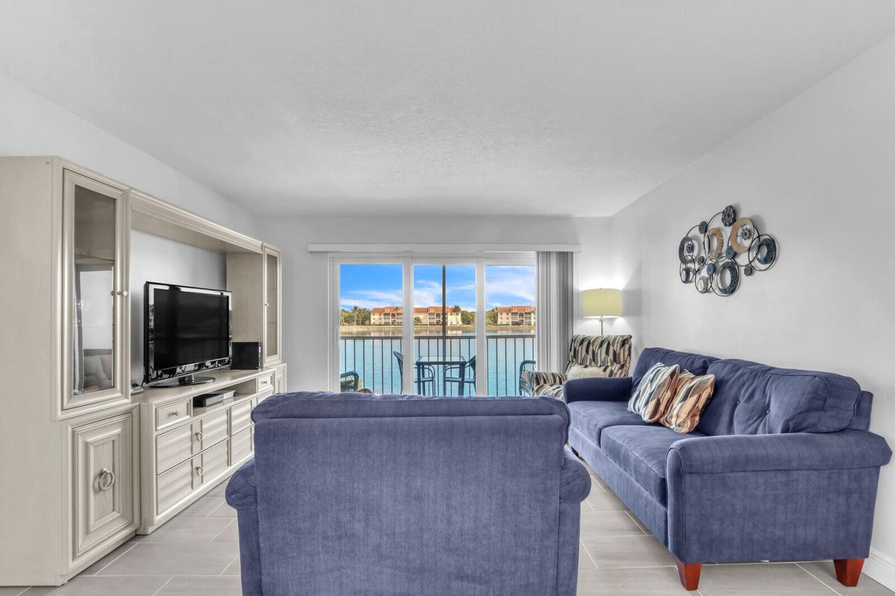 4444 NE Ocean Boulevard, Unit E2, Jensen Beach, FL 34957 Photo