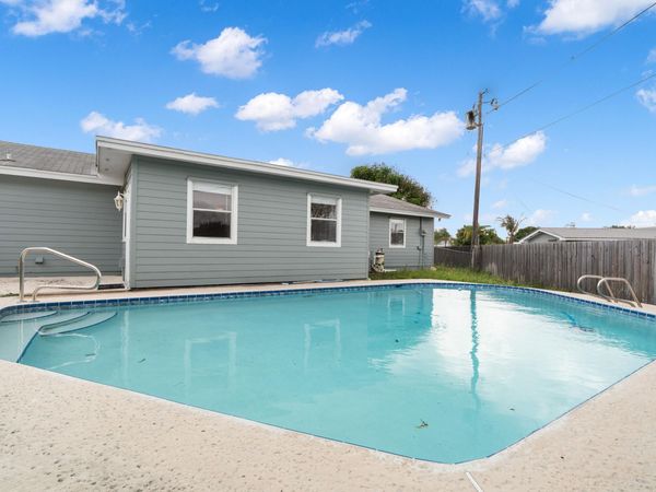 2331 NE 15th Court, Jensen Beach, FL 34957