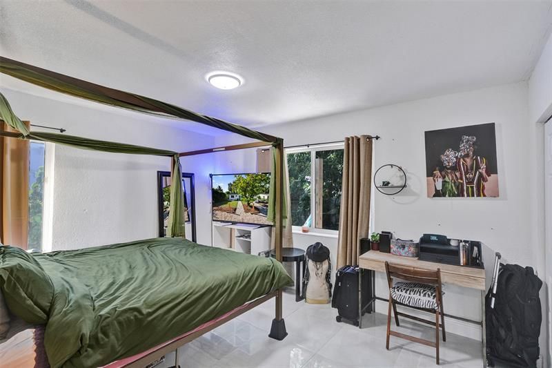 220 NE 165th Street, Miami, FL 33162 Photo