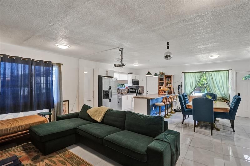 220 NE 165th Street, Miami, FL 33162 Photo