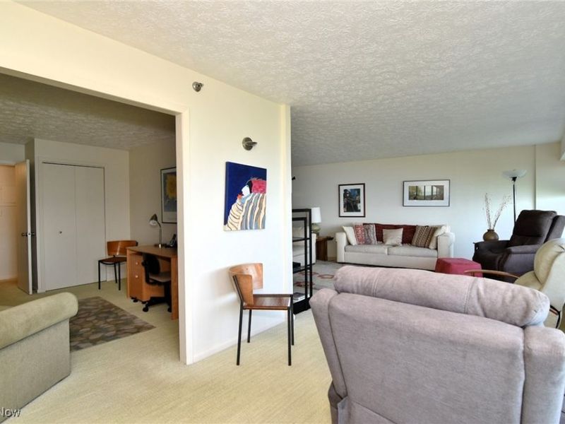 22500 Lake Road, Unit 202, Rocky River, OH 44116 Photo 14