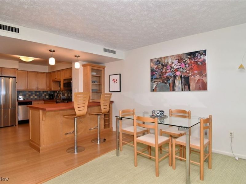 22500 Lake Road, Unit 202, Rocky River, OH 44116 Photo 18