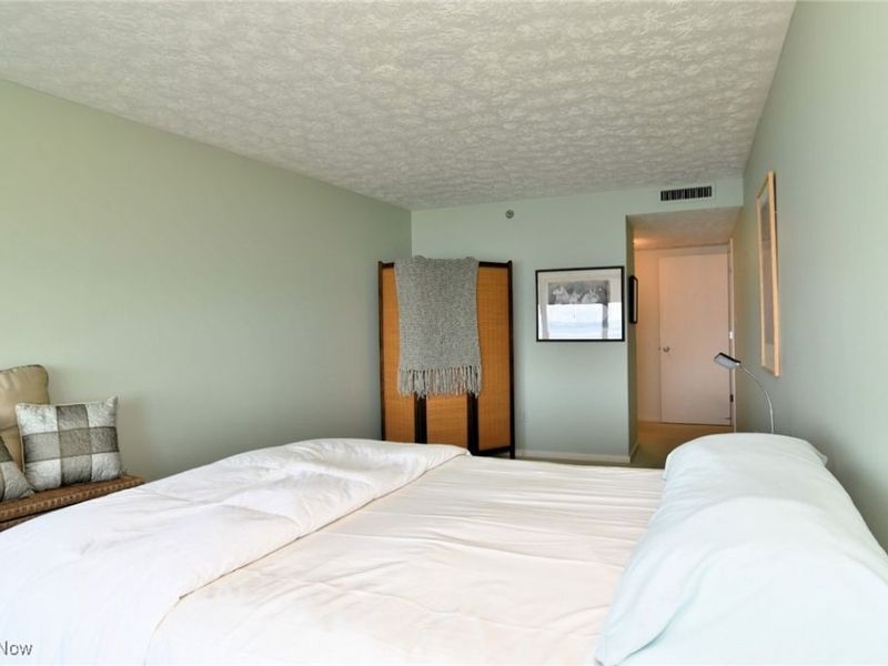 22500 Lake Road, Unit 202, Rocky River, OH 44116 Photo 22