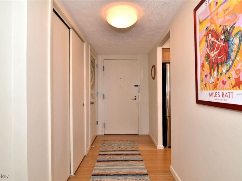 22500 Lake Road, Unit 202, Rocky River, OH 44116 Photo 7