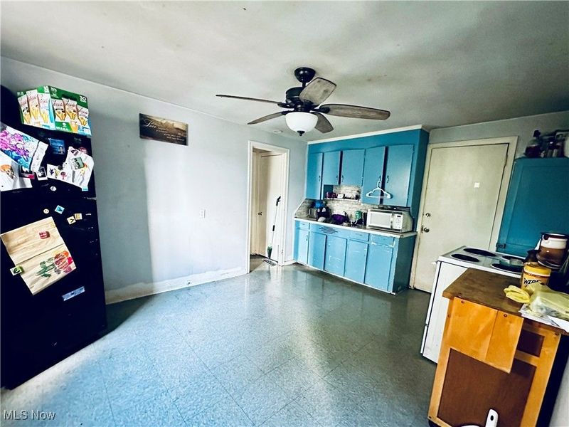 3177 Elyria Avenue, Lorain, OH 44055 Photo 10