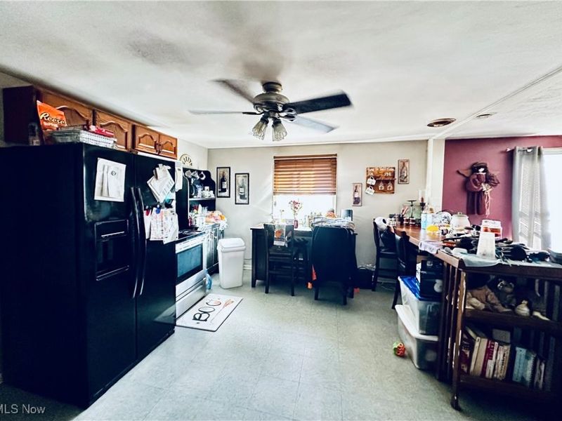 3177 Elyria Avenue, Lorain, OH 44055 Photo 4