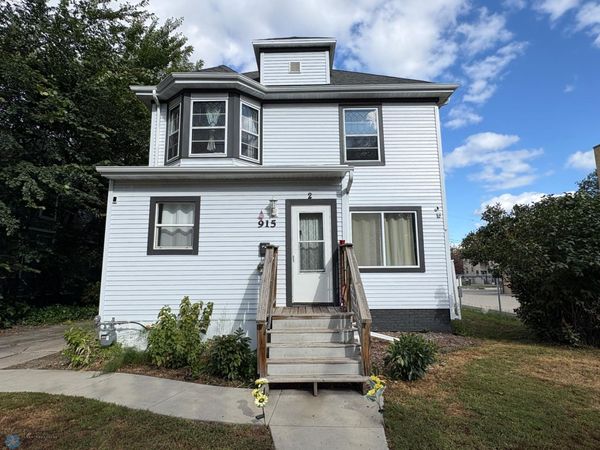 915 Broadway N, Fargo, ND 58102