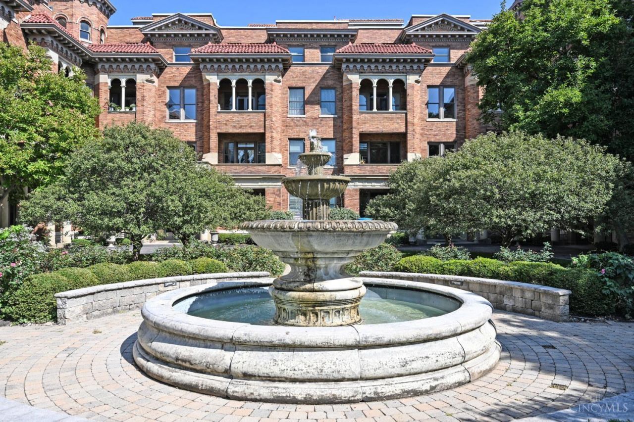 2356 Park Avenue, Unit 32, Cincinnati, OH 45206 Main Photo