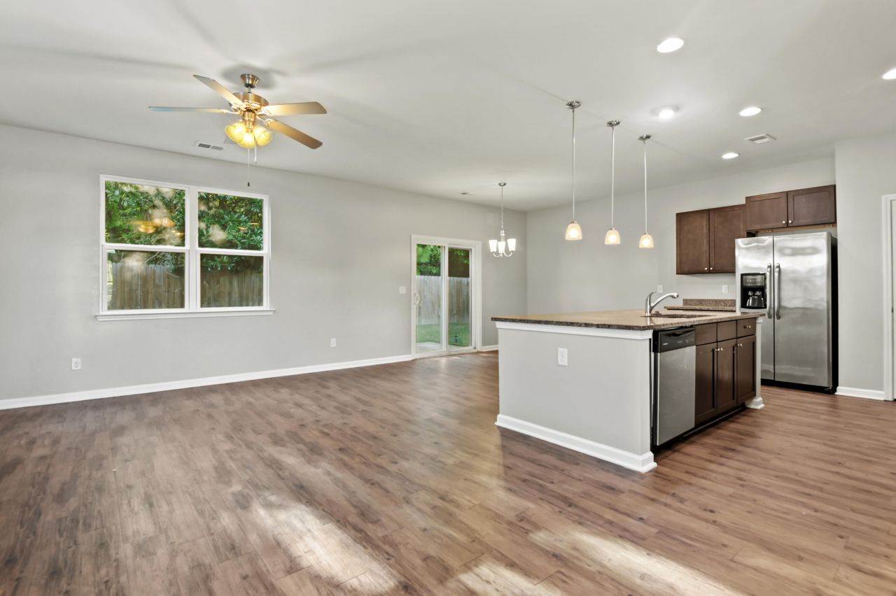 145 Stoney Creek Way Photo 10