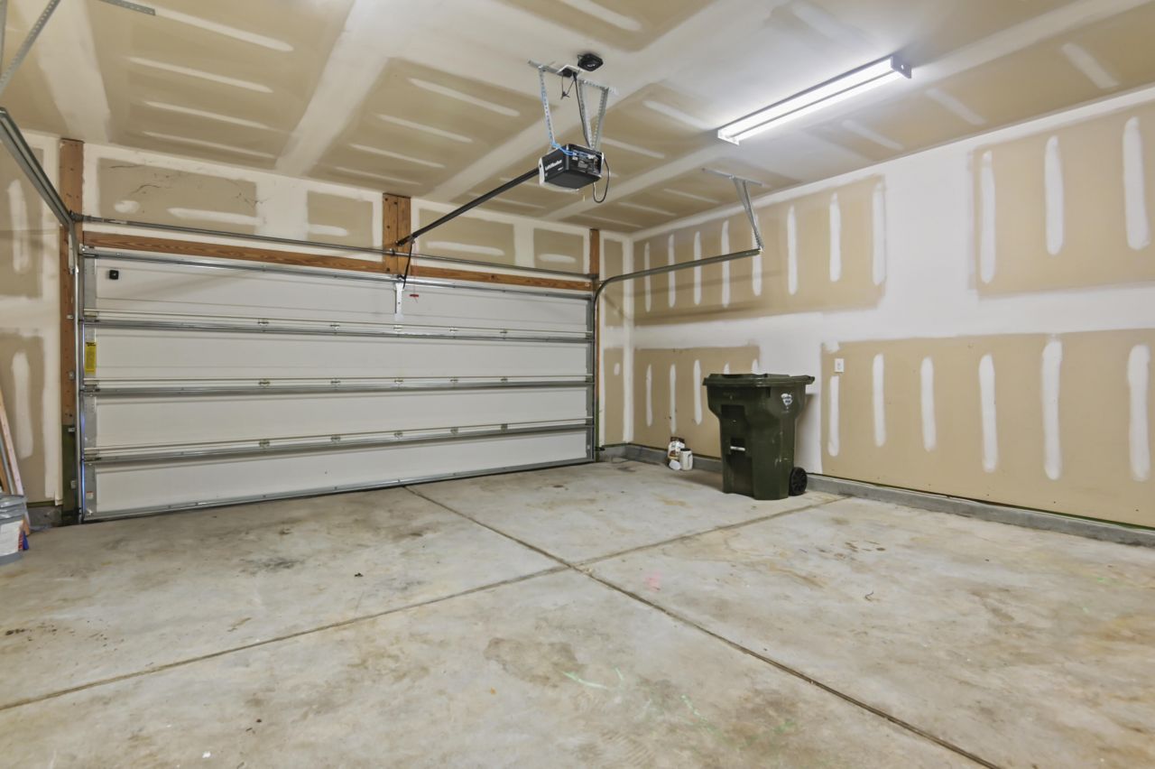 145 Stoney Creek Way Photo 30