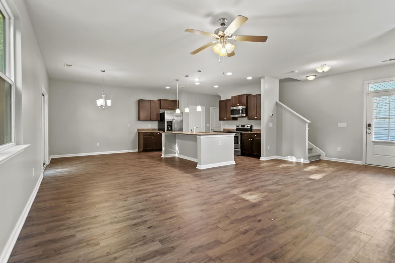 145 Stoney Creek Way Photo 6