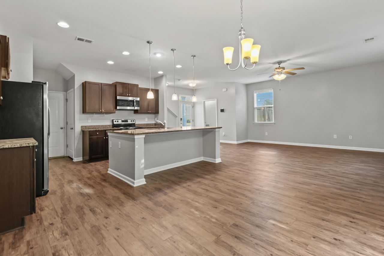 145 Stoney Creek Way Photo 7