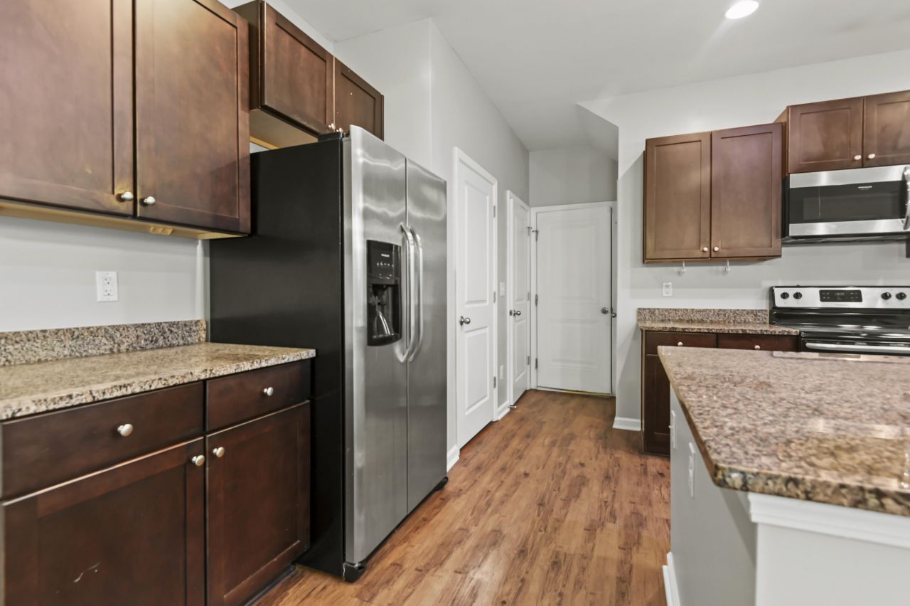 145 Stoney Creek Way Photo 8