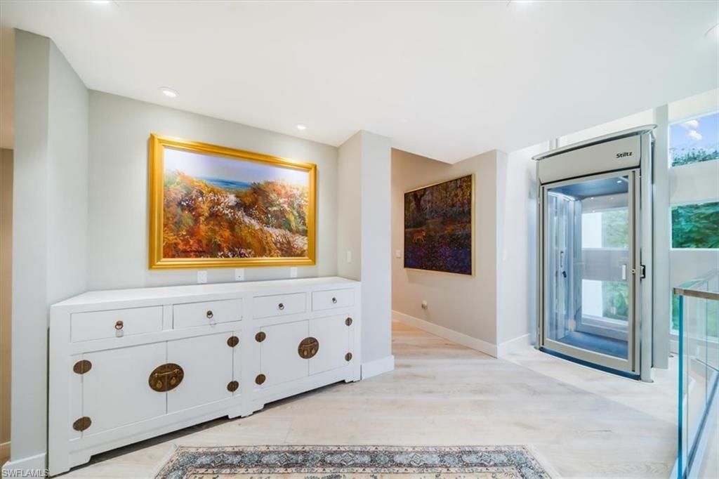 367 5th Ave N, Naples, FL 34102 Photo