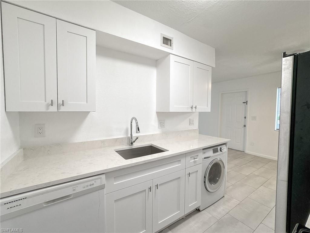 4631 Bayshore Dr, Unit L2, Naples, FL 34112 Photo
