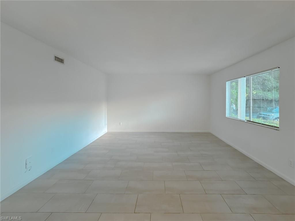 4631 Bayshore Dr, Unit L2, Naples, FL 34112 Photo