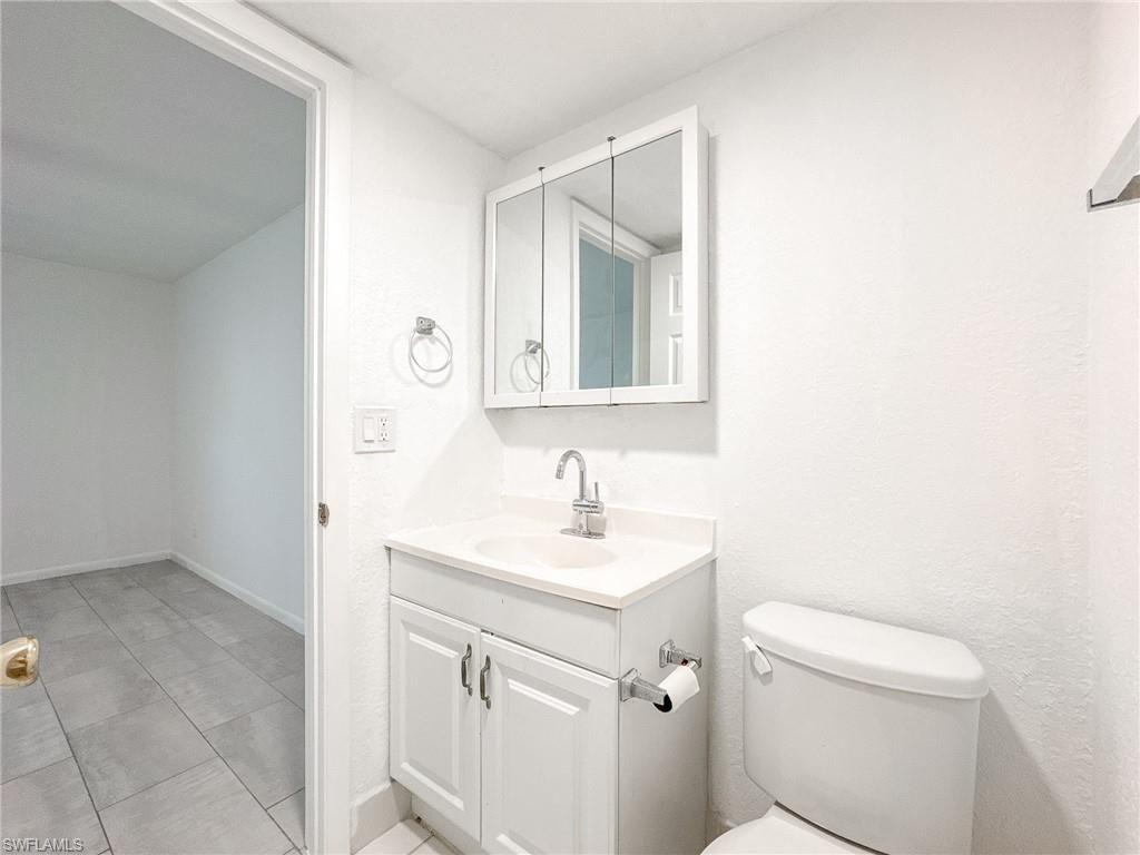 4631 Bayshore Dr, Unit L2, Naples, FL 34112 Photo