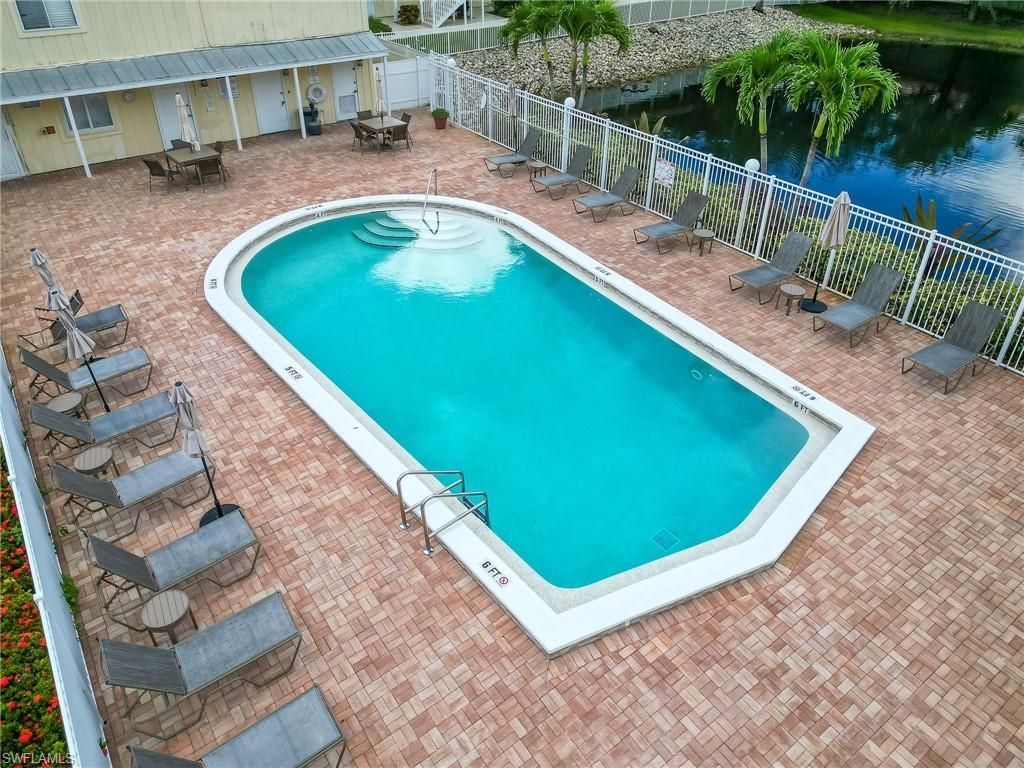 4631 Bayshore Dr, Unit L2, Naples, FL 34112 Photo