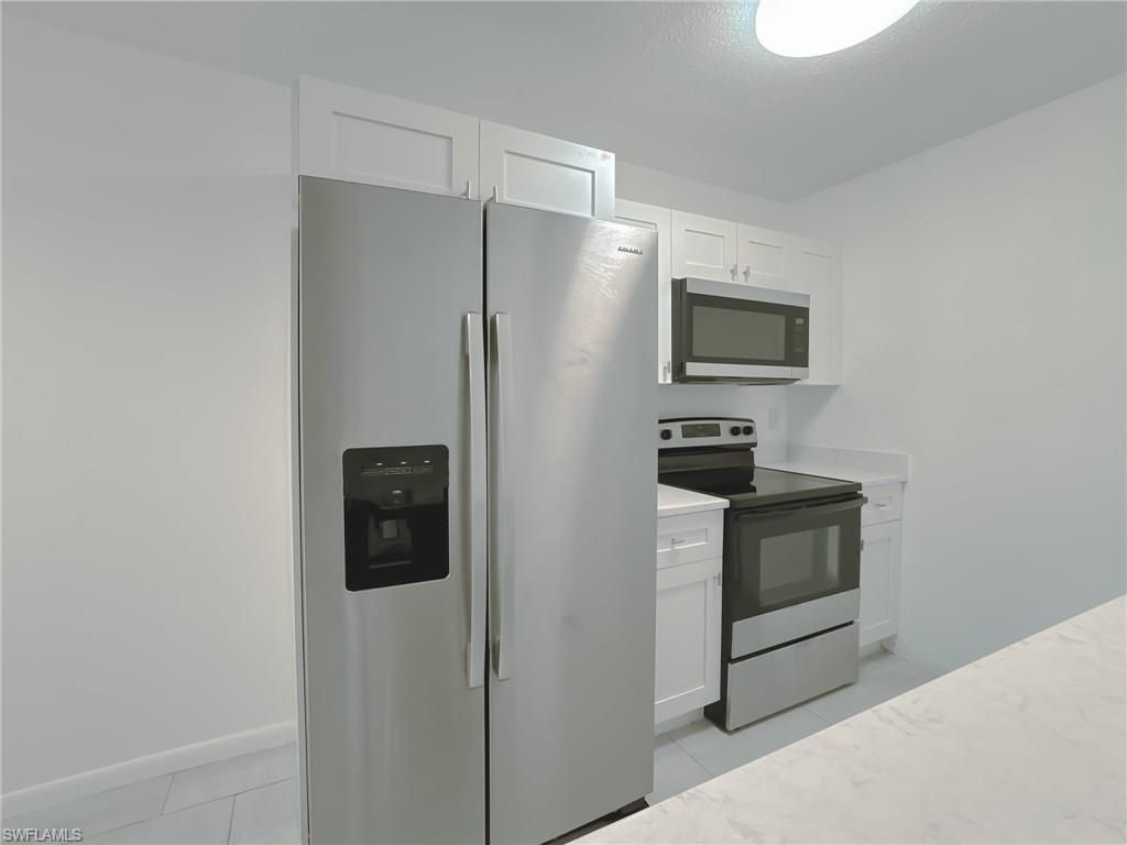4631 Bayshore Dr, Unit L2, Naples, FL 34112 Photo