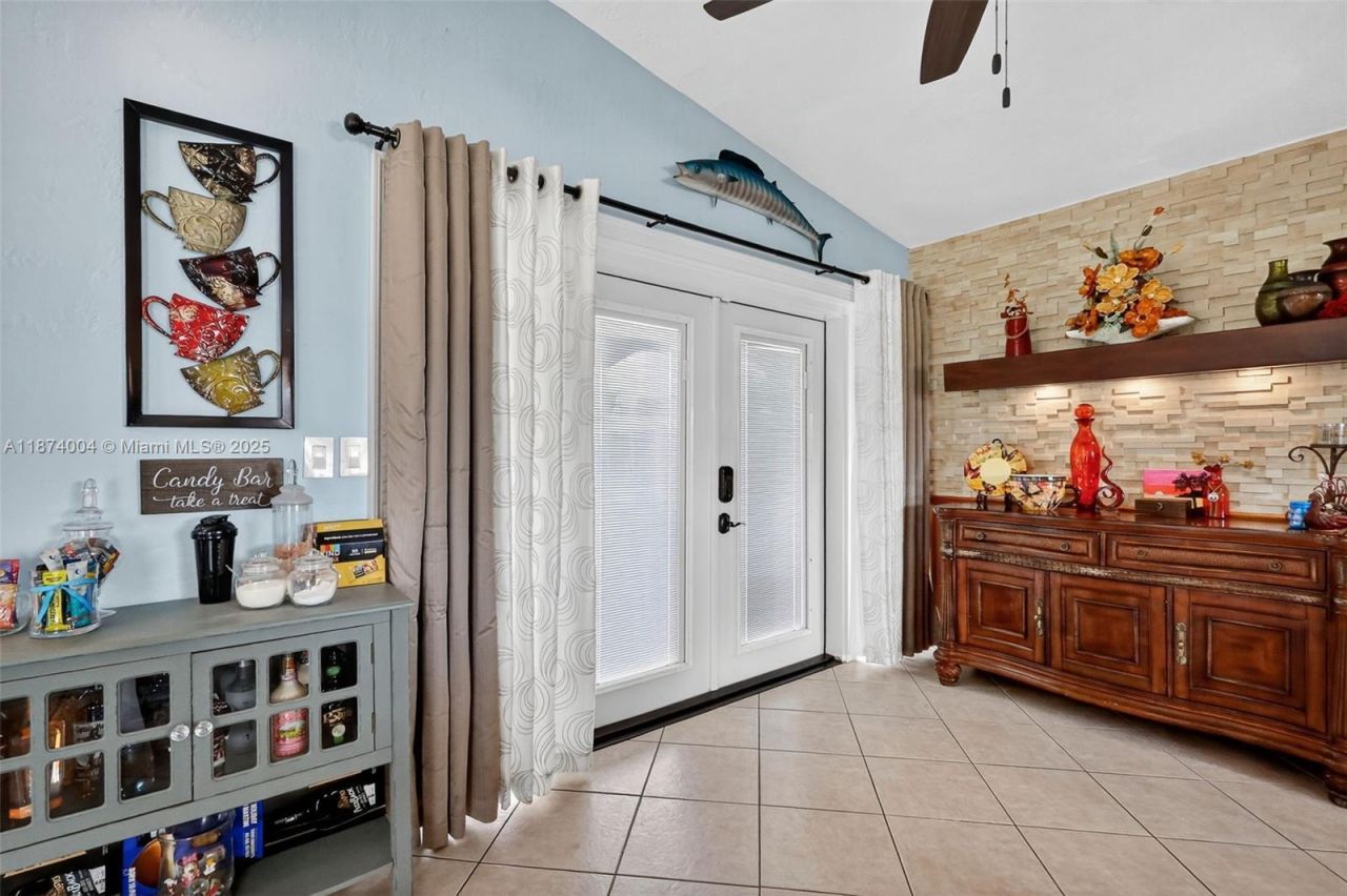 7120 Wilson St, Hollywood, FL 33024 Photo