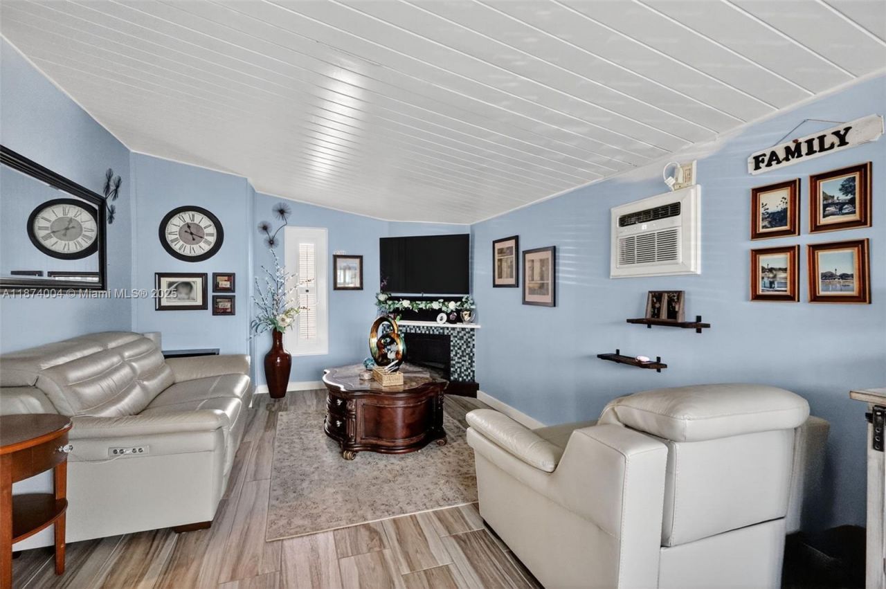 7120 Wilson St, Hollywood, FL 33024 Photo