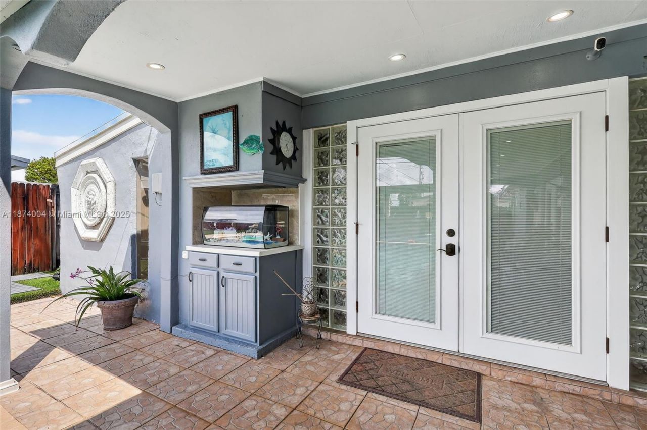 7120 Wilson St, Hollywood, FL 33024 Photo