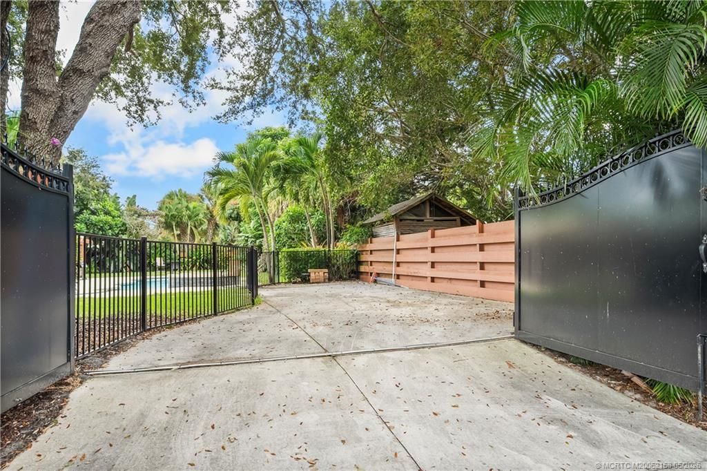 2164 SE Saint Lucie Boulevard, Stuart, FL 34996 Photo