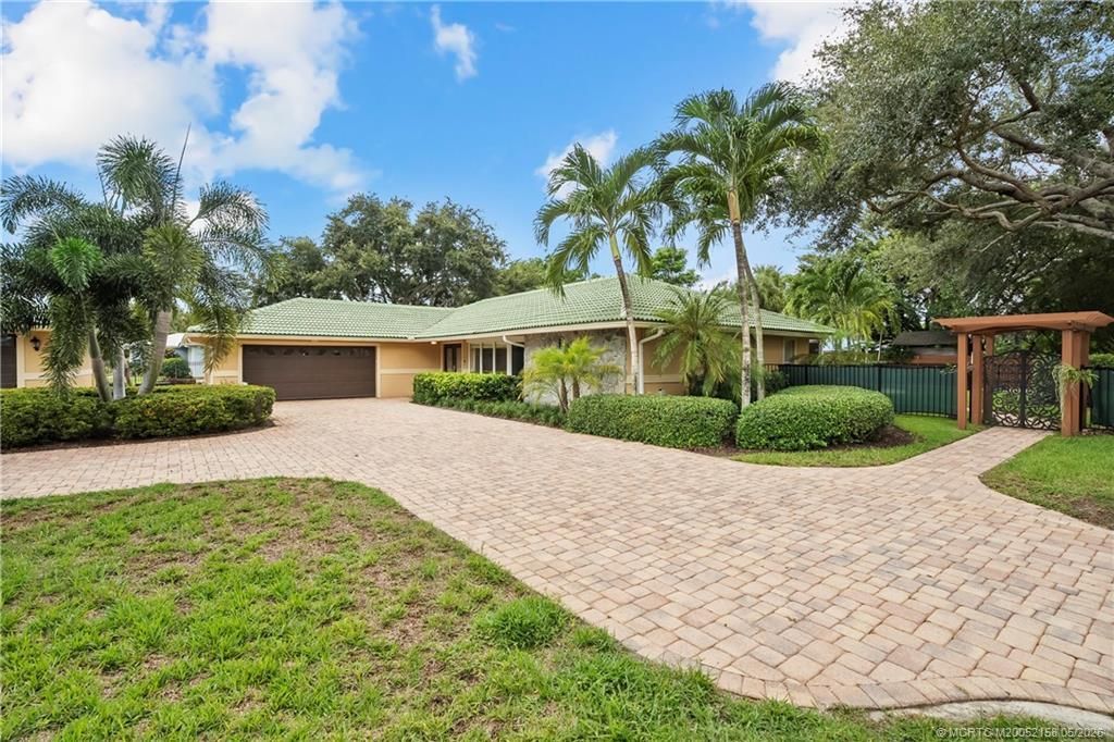 2164 SE Saint Lucie Boulevard, Stuart, FL 34996 Photo