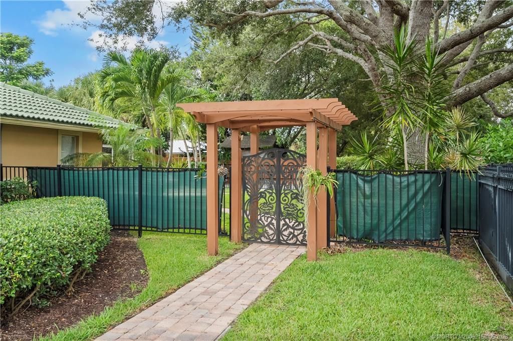 2164 SE Saint Lucie Boulevard, Stuart, FL 34996 Photo