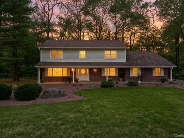 19 Stonehedge Drive, West Nyack, NY 10994