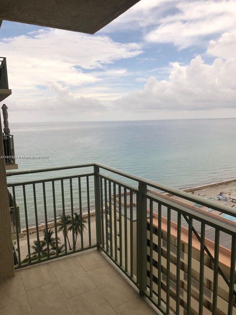 2080 S Ocean Dr, Unit 1507, Hallandale Beach, FL 33009 Photo