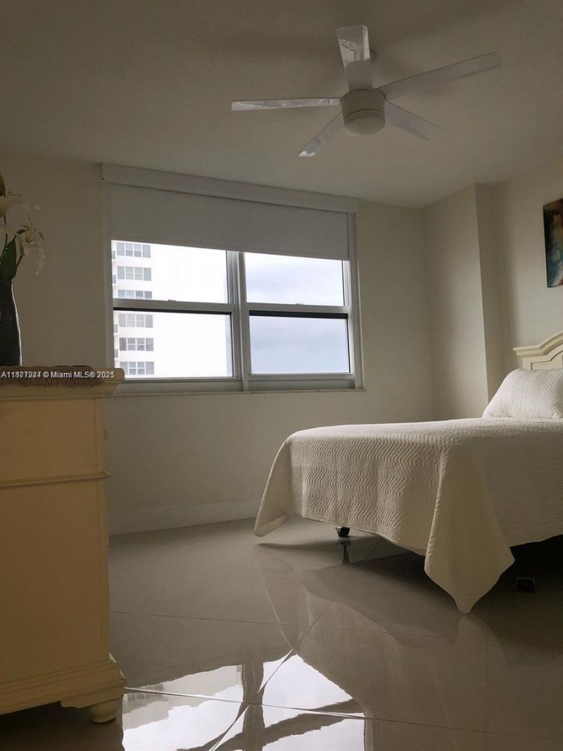 2080 S Ocean Dr, Unit 1507, Hallandale Beach, FL 33009 Photo