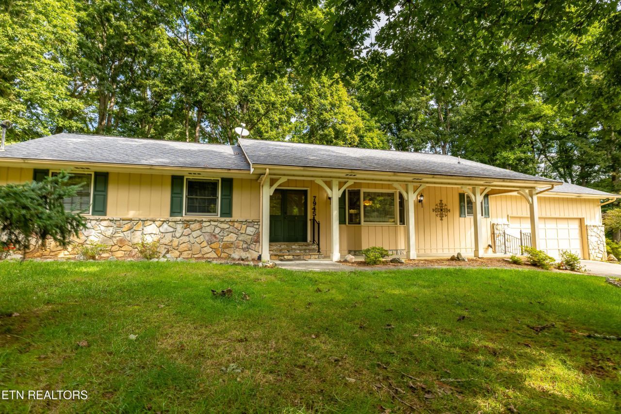 7945 Ember Crest Tr, Knoxville, TN 37938 Main Photo