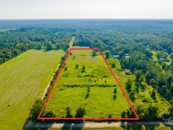 33951 Lee Rd, Robertsdale, AL 36567