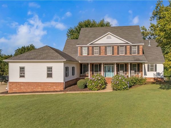 2247 Heather Cove, Fayetteville, AR 72701